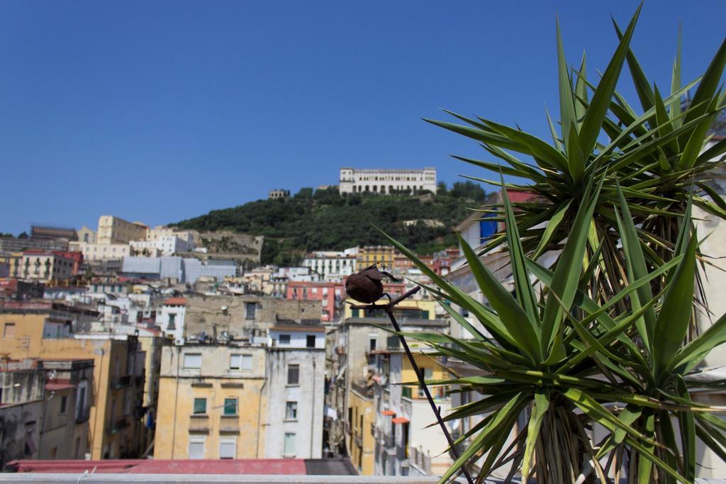 Отель Sui Tetti Di Napoli Экстерьер фото