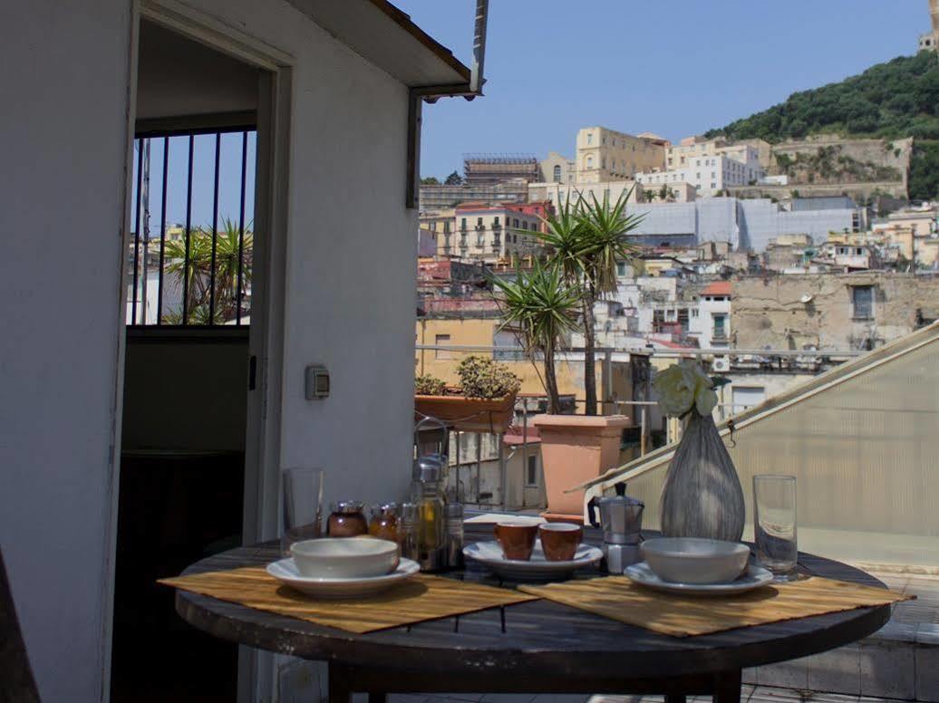 Отель Sui Tetti Di Napoli Экстерьер фото